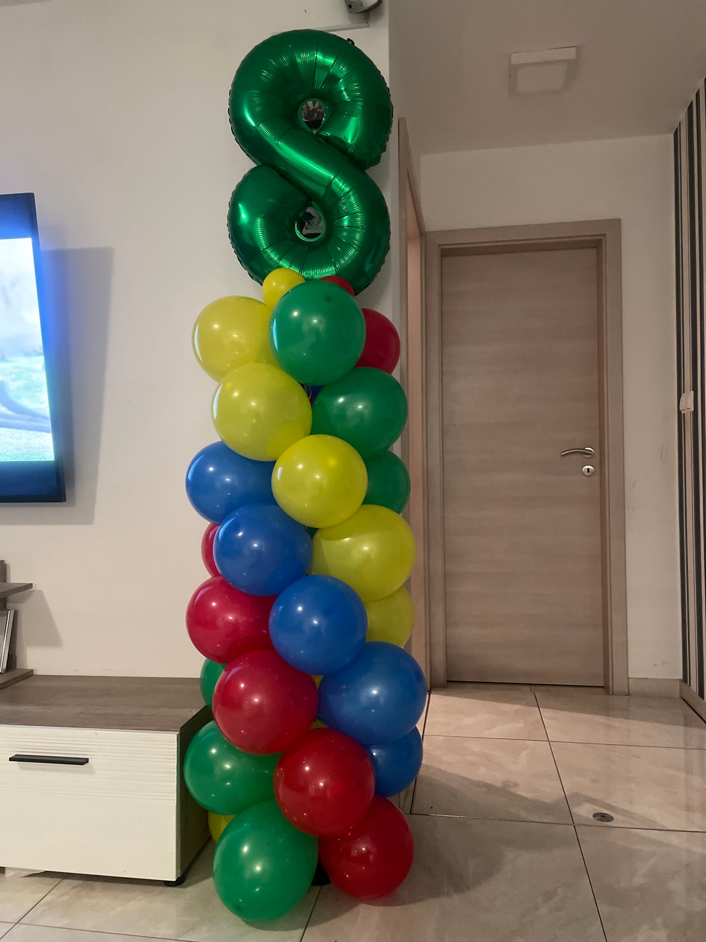 STEBER IZ BALONOV